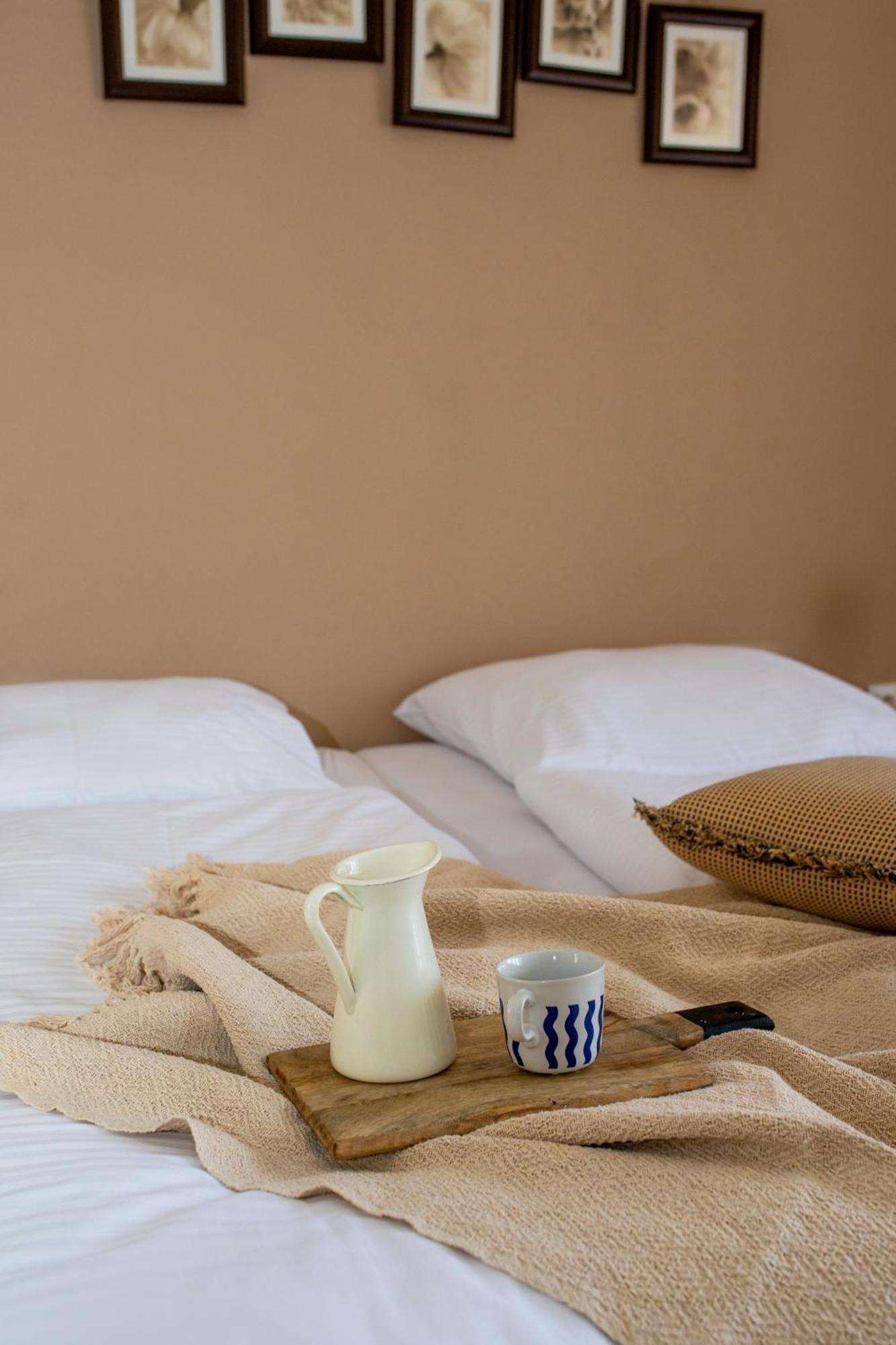 Ako Doma Hotel Poltar Ngoại thất bức ảnh
