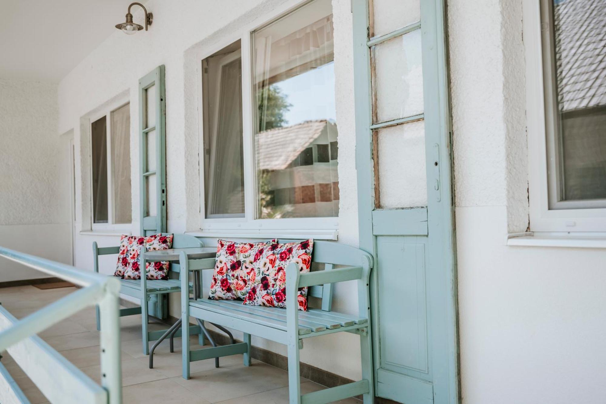Ako Doma Hotel Poltar Ngoại thất bức ảnh