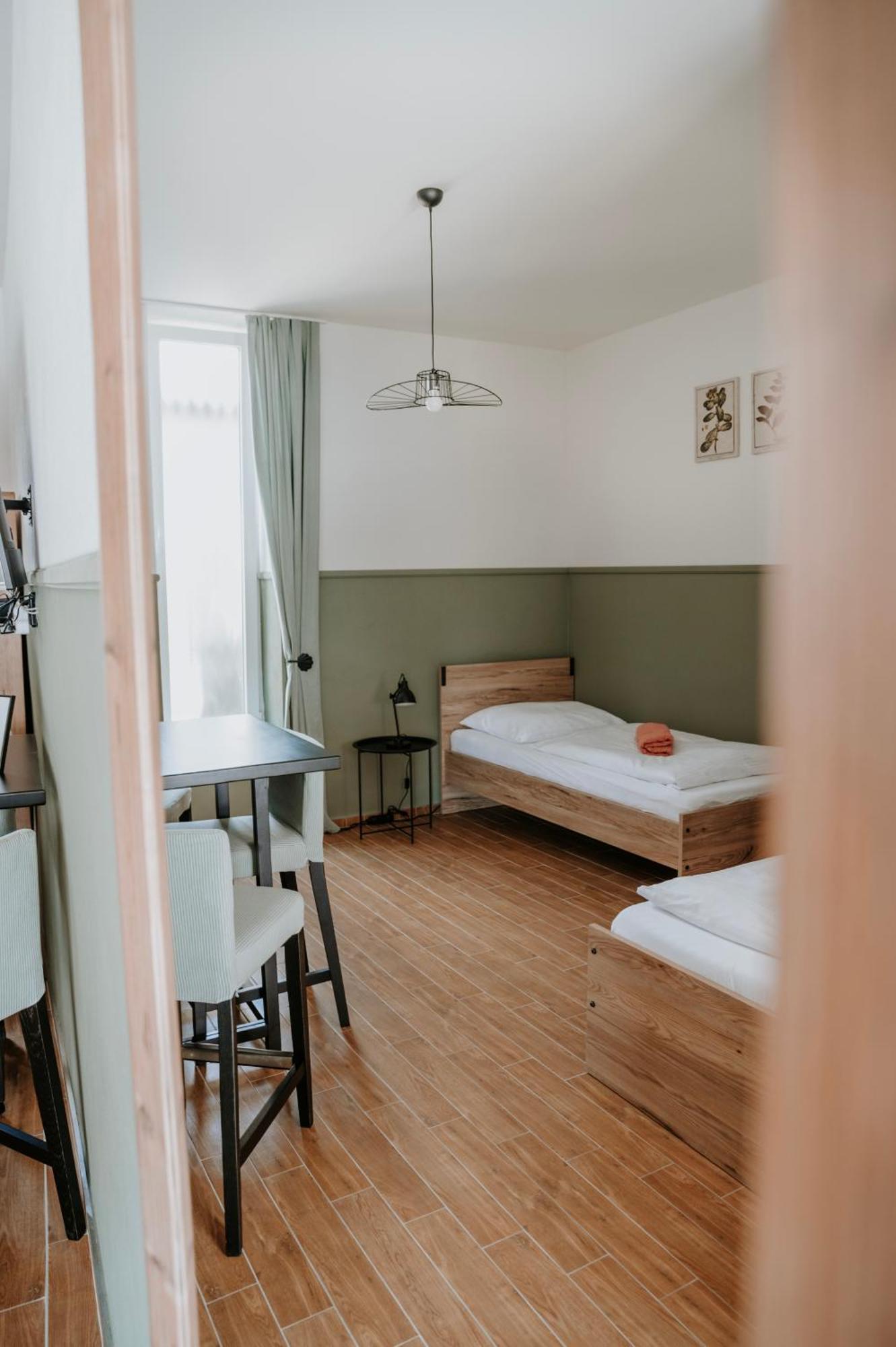 Ako Doma Hotel Poltar Ngoại thất bức ảnh